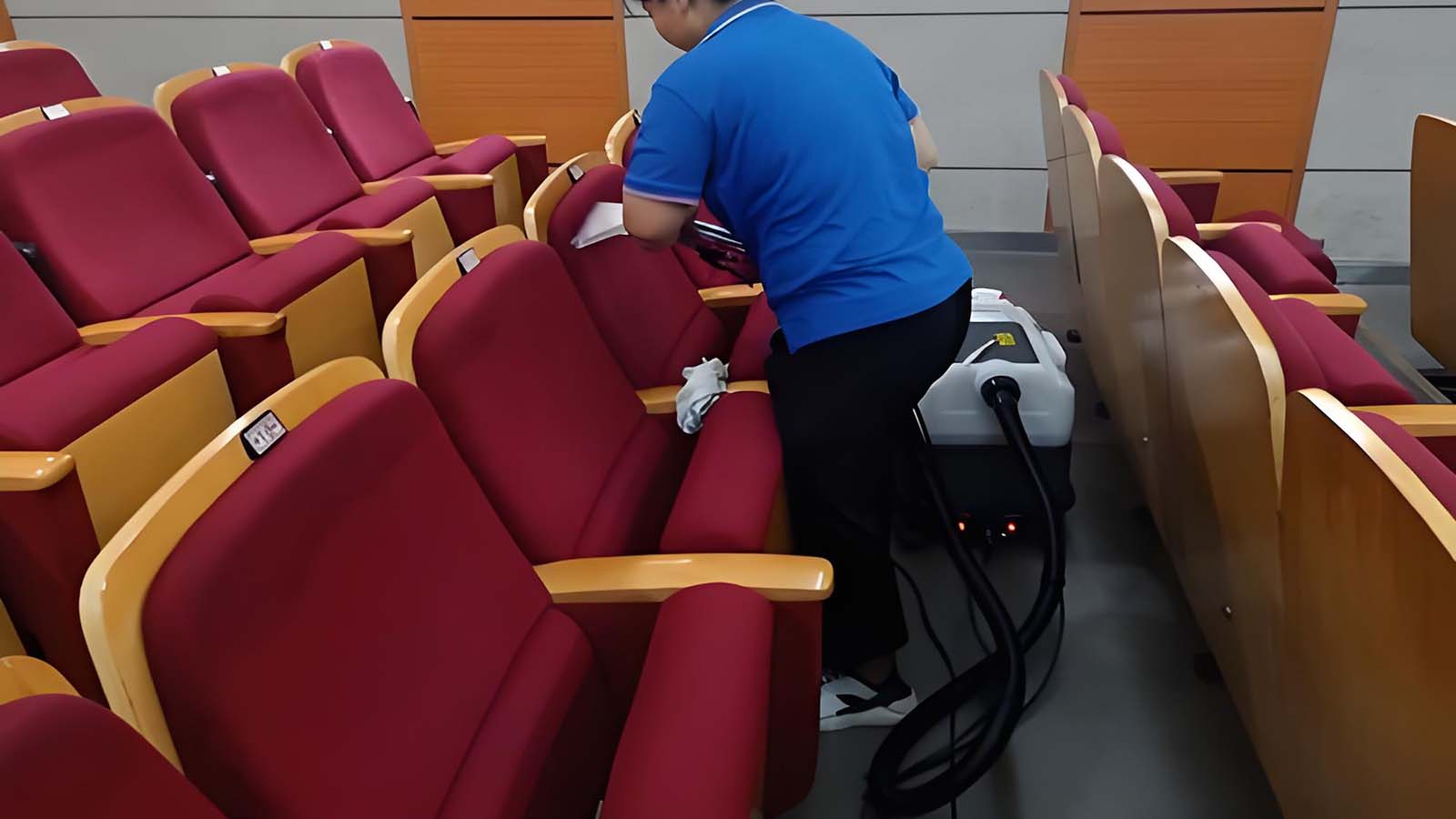 沙發(fā)清洗后效果